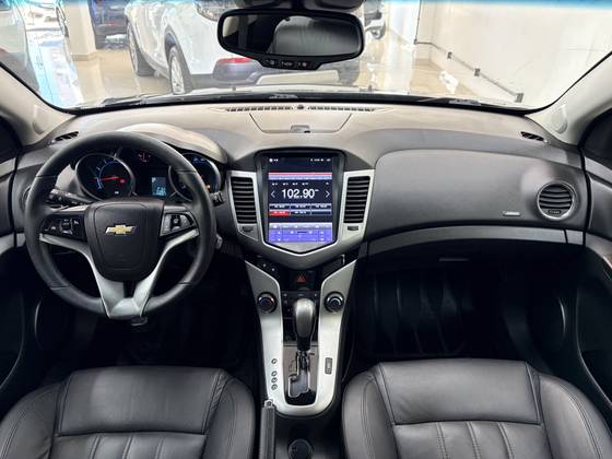 CHEVROLET CRUZE 1.8 LT 16V FLEX 4P AUTOMÁTICO CHEVROLET CRUZE 1.8 LT 16V FLEX 4P AUTOMÁTICO